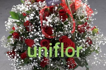 Arranjo de rosas vermelhas para presentear uma mãe amada